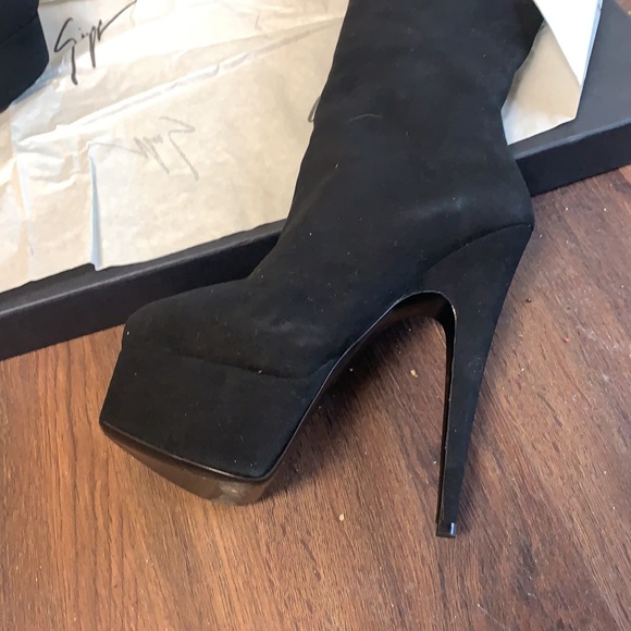 Beautiful suede black Giuseppe Zanotti boots - Picture 3 of 7